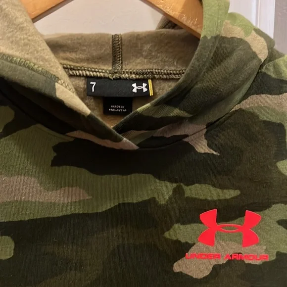 Under Armour hoodie, boy size 7 - Picture 4 of 4